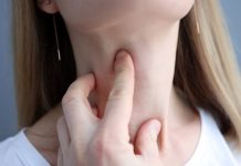 Nhân xơ tuyến giáp khiến cổ phình to, mất cân đối