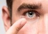 Sử dụng lens sai cách có thể gây ra tình trạng nhiễm trùng mắt
