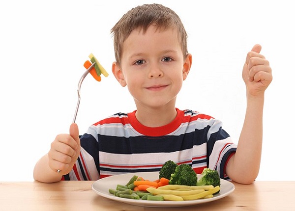 Chế độ dinh dưỡng hợp lý, cân đối rất quan trọng trong việc hỗ trợ tăng sức đề kháng cho trẻ