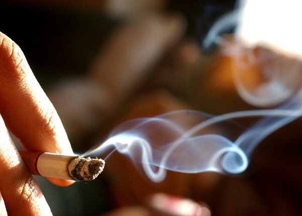 Hút thuốc lá có thể gây u nang phổi